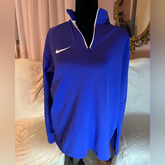 Dri-fit nike sweater - Picture 1 of 3